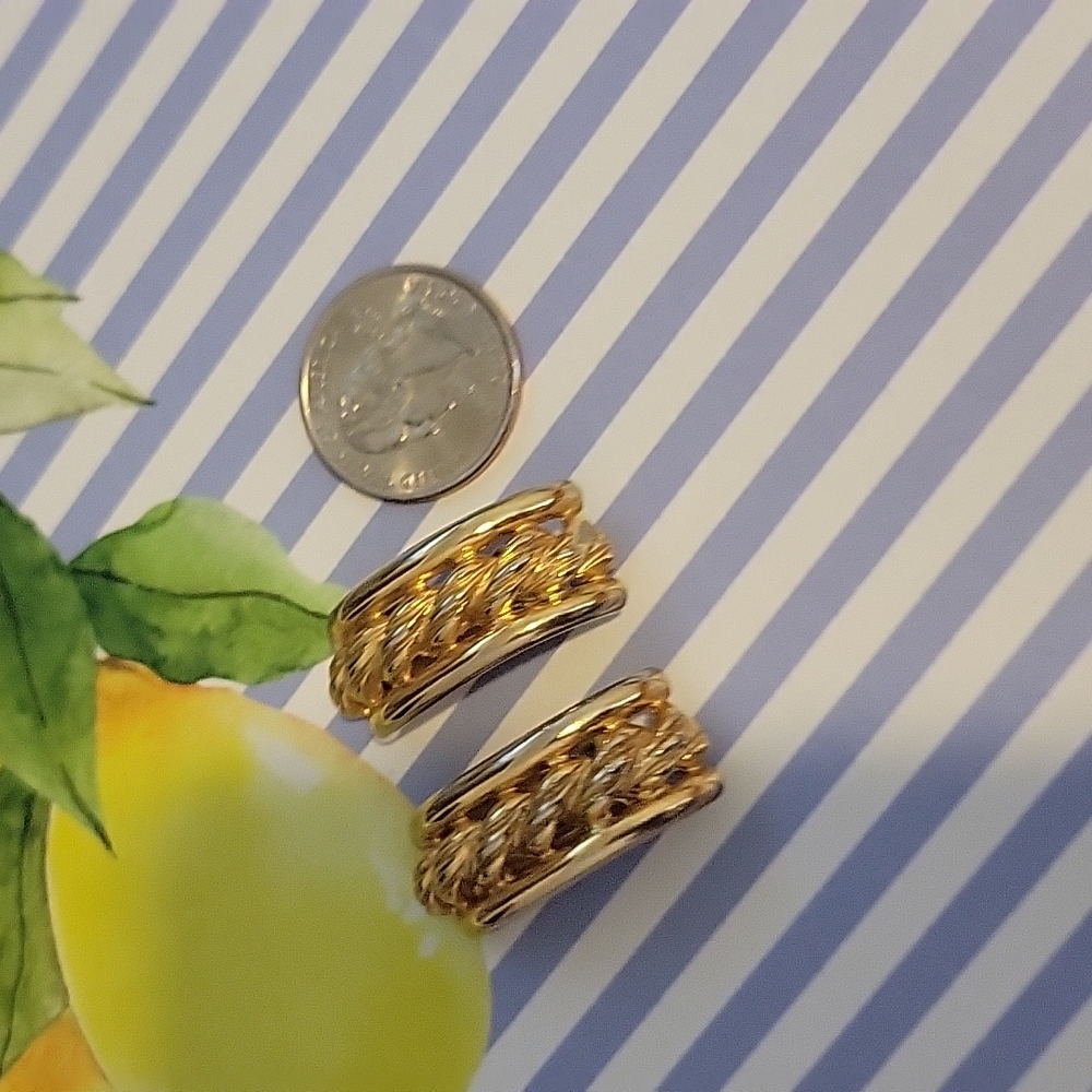 Vintage Paolo Gucci Gold Clip-on Earrings - Picture 7 of 7